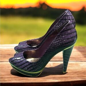 Moda in Pelle Peep Toe Heels for Women Size 8B.